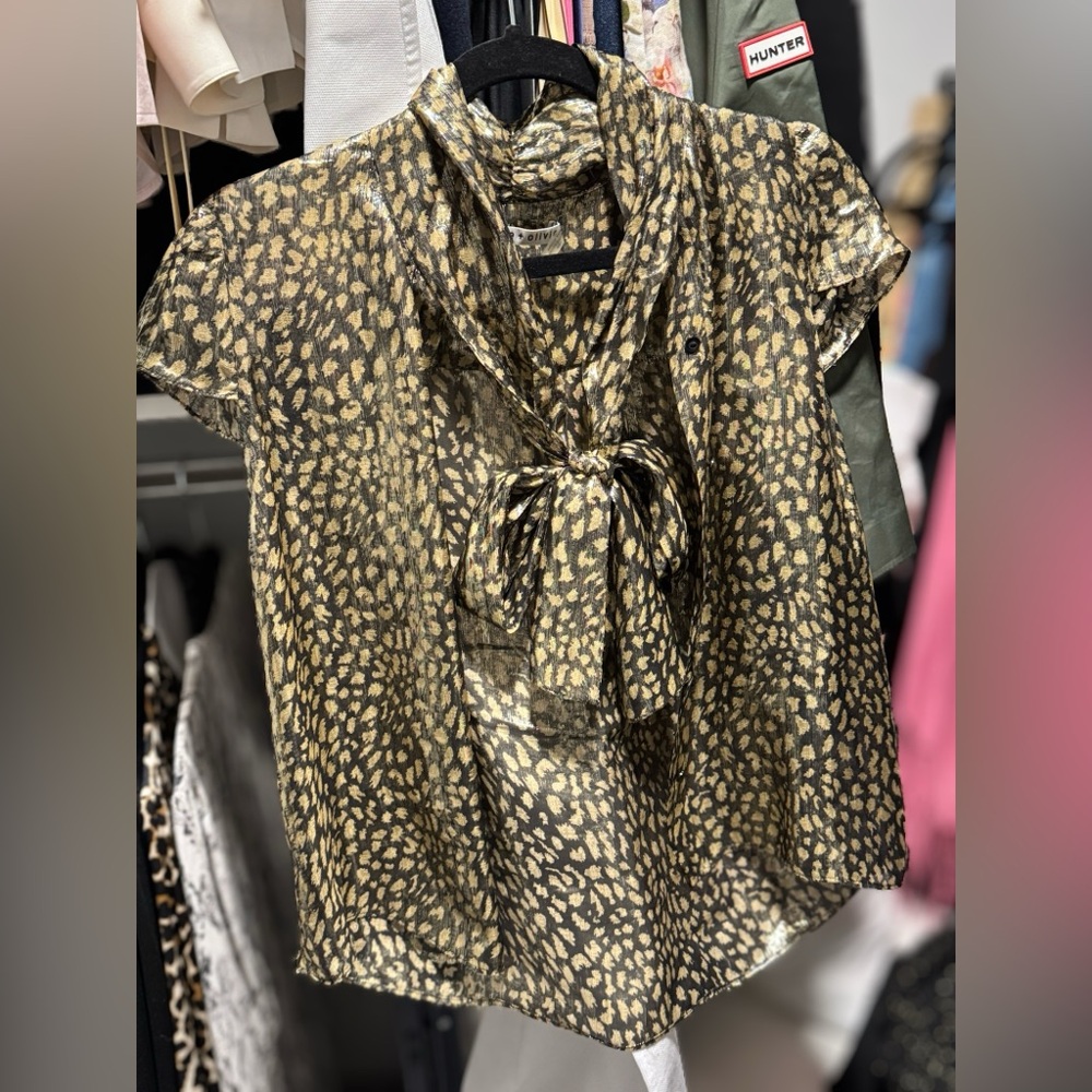 Alice & Olivia Chic Leopard Print Blouse with Bow